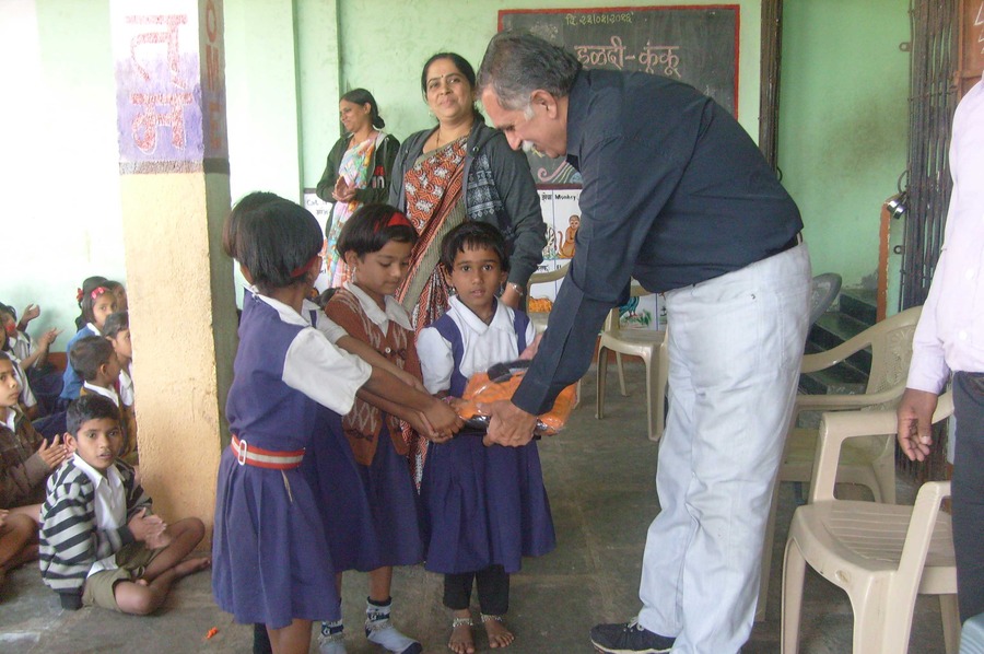 Schoolbag-Distribution